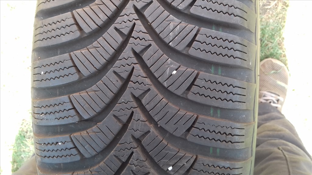  5x100 lyukosztású 6J 16" újszerű Skoda (gyári felni) alufelni 195/60 téli gumikkal 7. kép