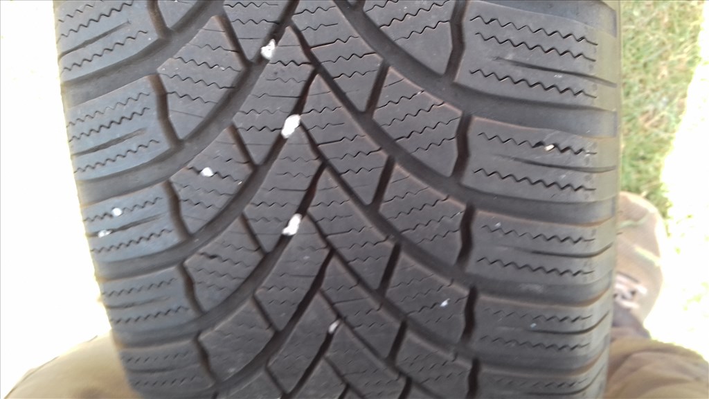  5x100 lyukosztású 6J 16" újszerű Skoda (gyári felni) alufelni 195/60 téli gumikkal 9. kép