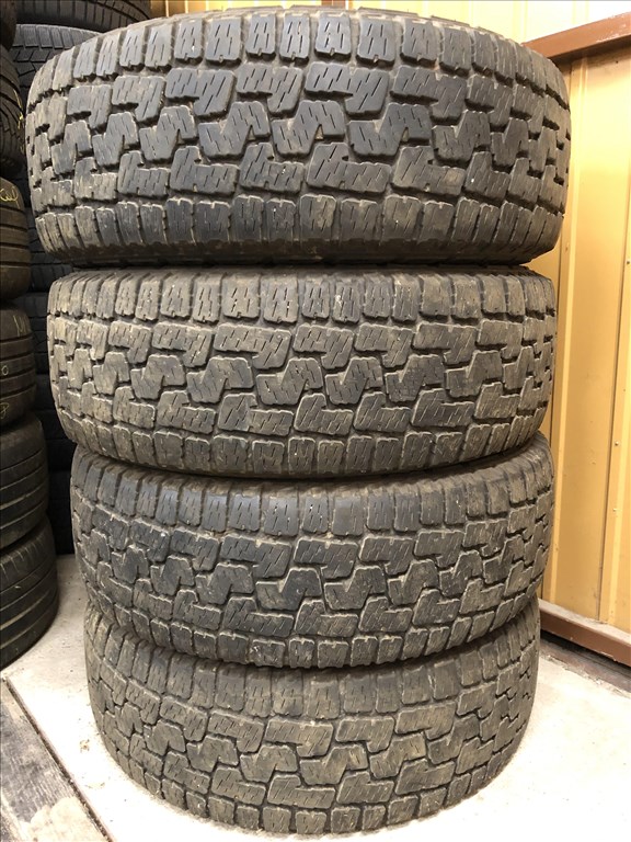 245/65/17 Pirelli All Terrain négyévszakos gumi 245 65 17 VW Amarok 1. kép