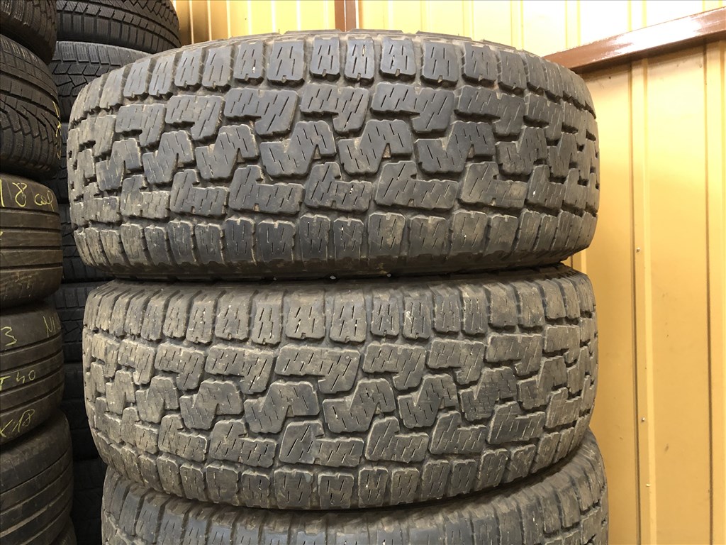 245/65/17 Pirelli All Terrain négyévszakos gumi 245 65 17 VW Amarok 2. kép