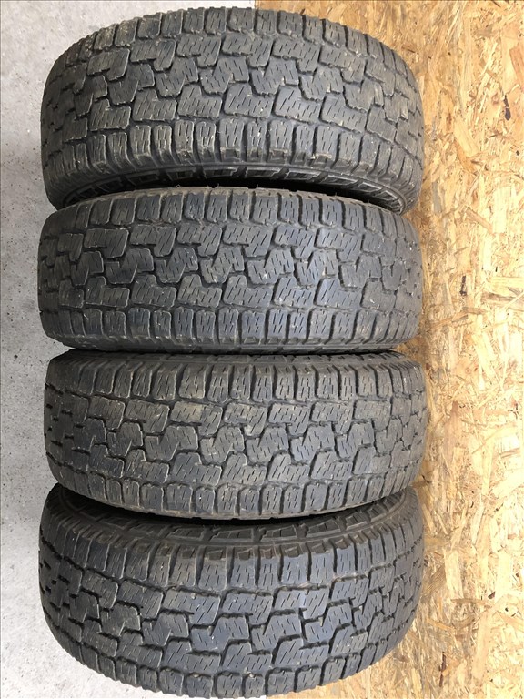 245/65/17 Pirelli All Terrain négyévszakos gumi 245 65 17 VW Amarok 5. kép