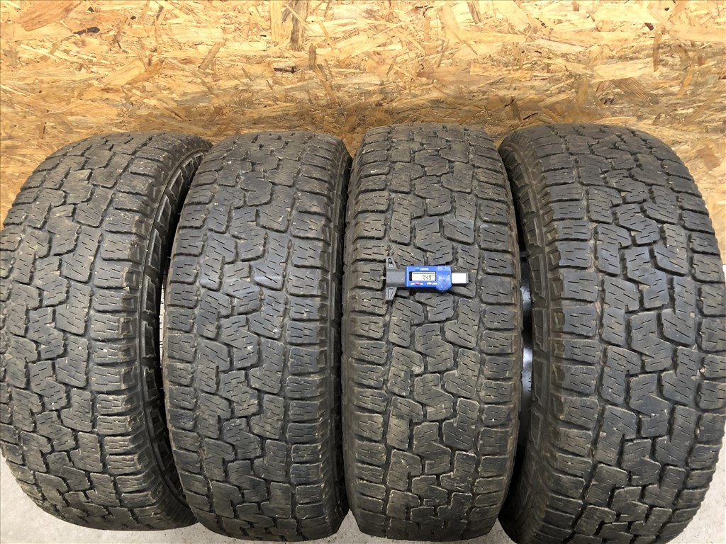 245/65/17 Pirelli All Terrain négyévszakos gumi 245 65 17 VW Amarok 7. kép