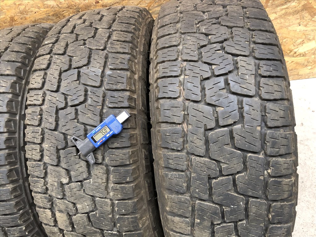 245/65/17 Pirelli All Terrain négyévszakos gumi 245 65 17 VW Amarok 8. kép