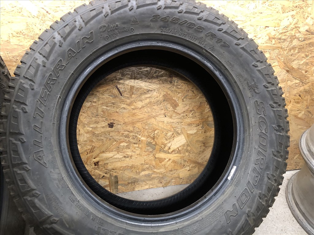245/65/17 Pirelli All Terrain négyévszakos gumi 245 65 17 VW Amarok 10. kép