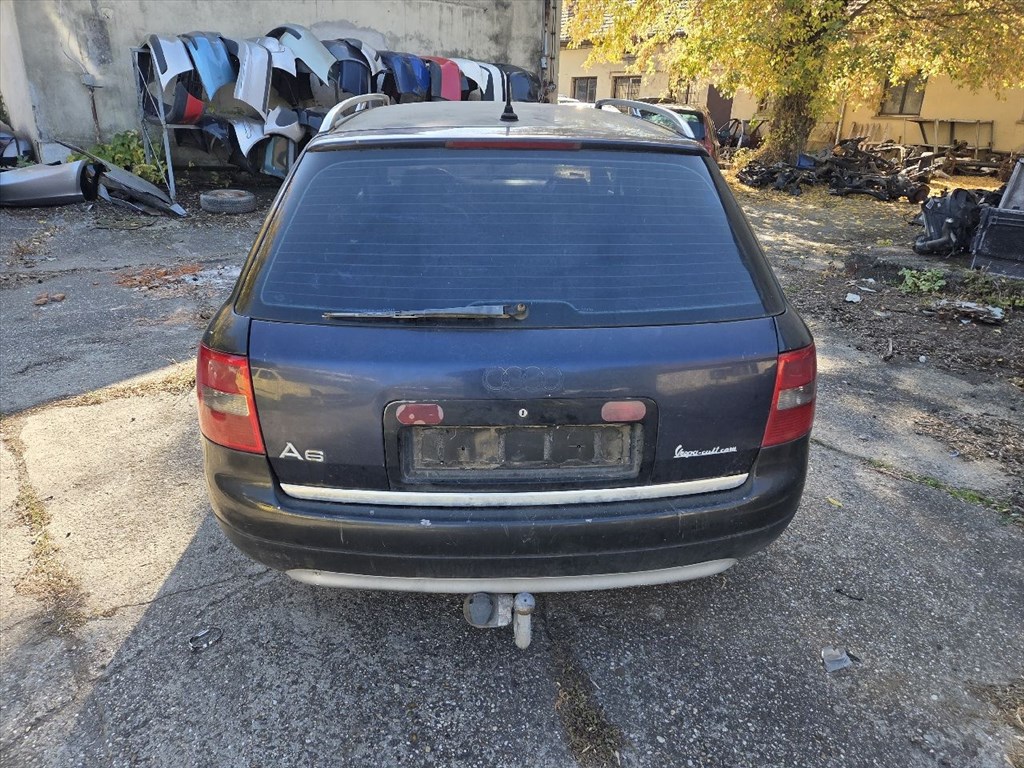 Audi A6 (C5 - 4B) Avant 2.5 TDI CSOMAGTÉR ajtó  1. kép