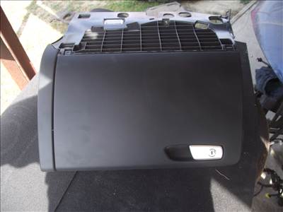 Audi A4 B8 kesztyűtartó 2008-2015 8k1857035