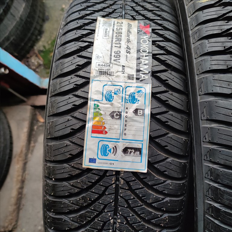 215/65 R17 ÚJ!! Yokohama négyévszakos gumi 35000ft a 2db/107/ 1. kép