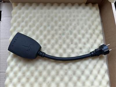 Tesla UMC 1 töltőhöz való 230V adapter Tesla UMC 1 schuko adapter