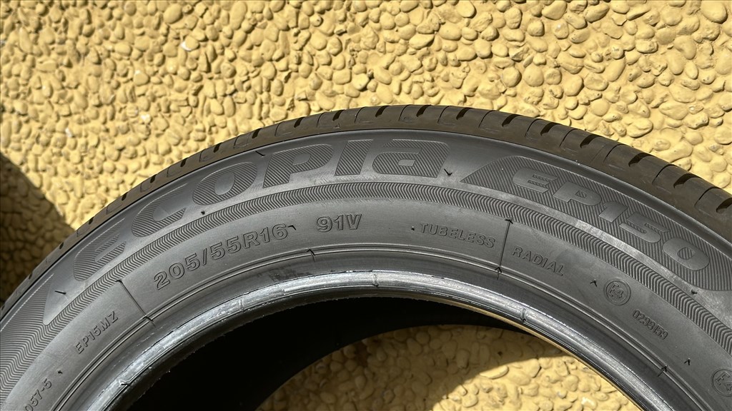 Bridgestone Ecopia EP150 205/55R16 nyári gumi szett 2. kép
