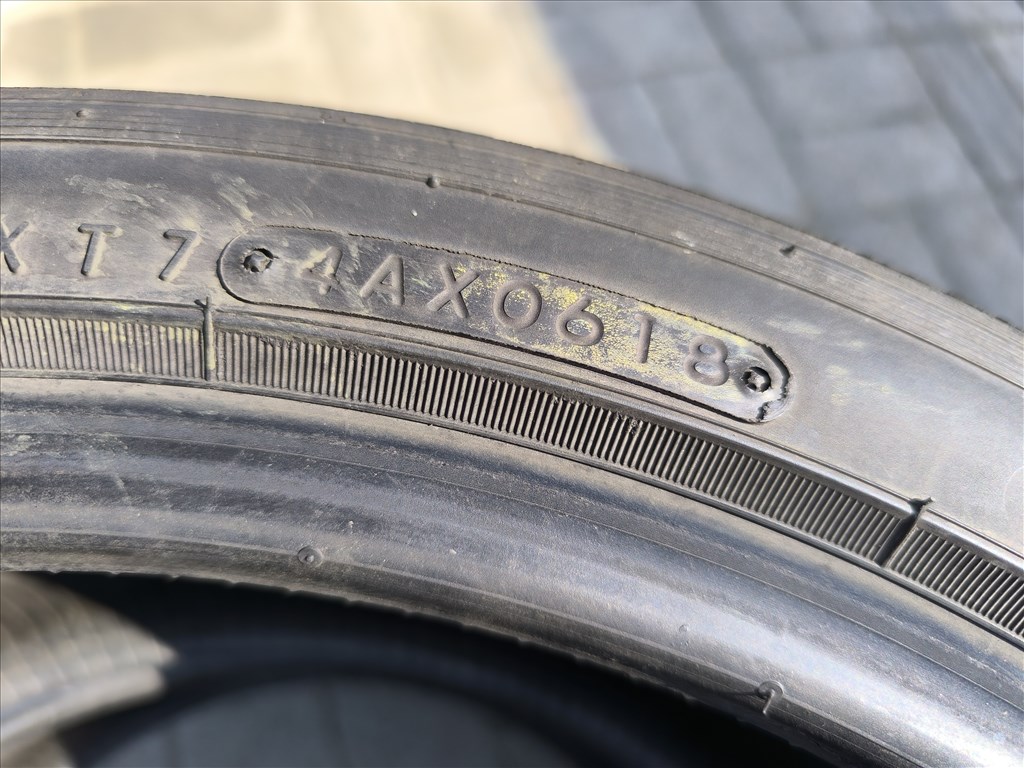  225/40R18" Toyo  téli gumi eladó 2db. 6. kép