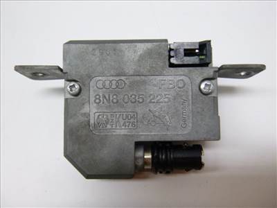 Audi TT (8N) antennaerősítő (antenna erősítő) 8N8035225
