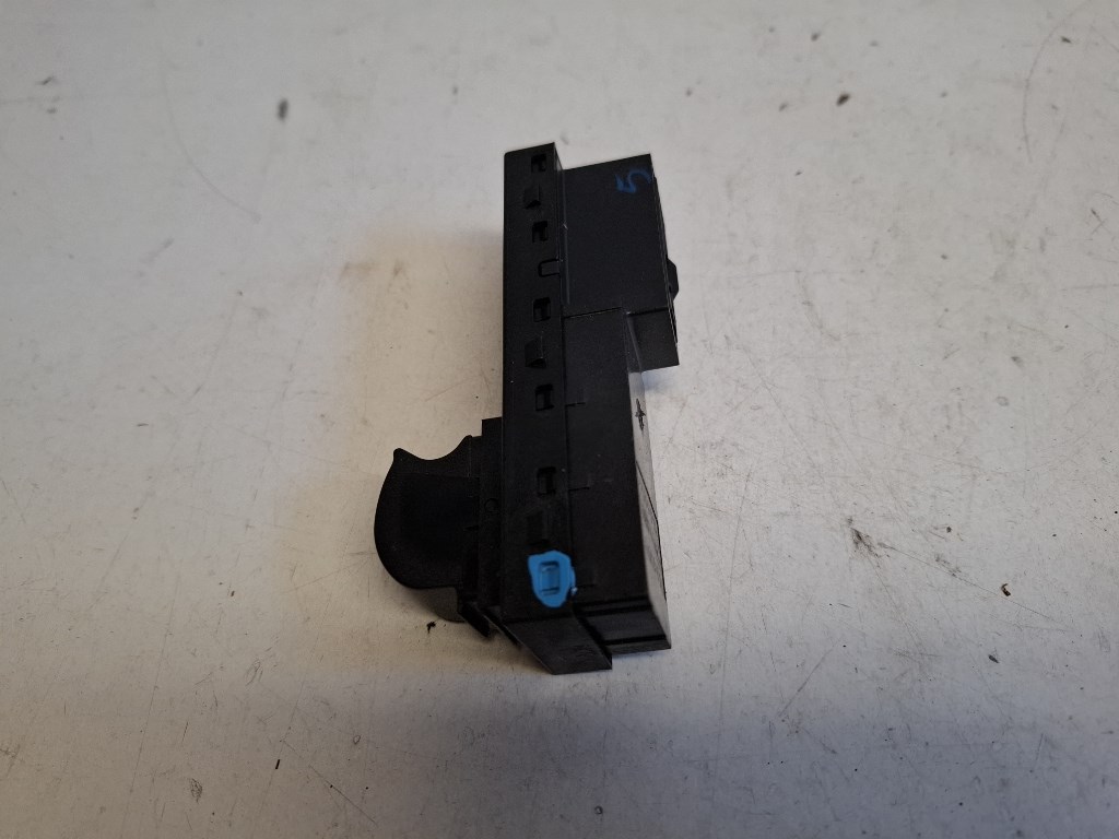 Fiat Tipo jobb hátsó ablakemelõ kapcsoló 2. kép