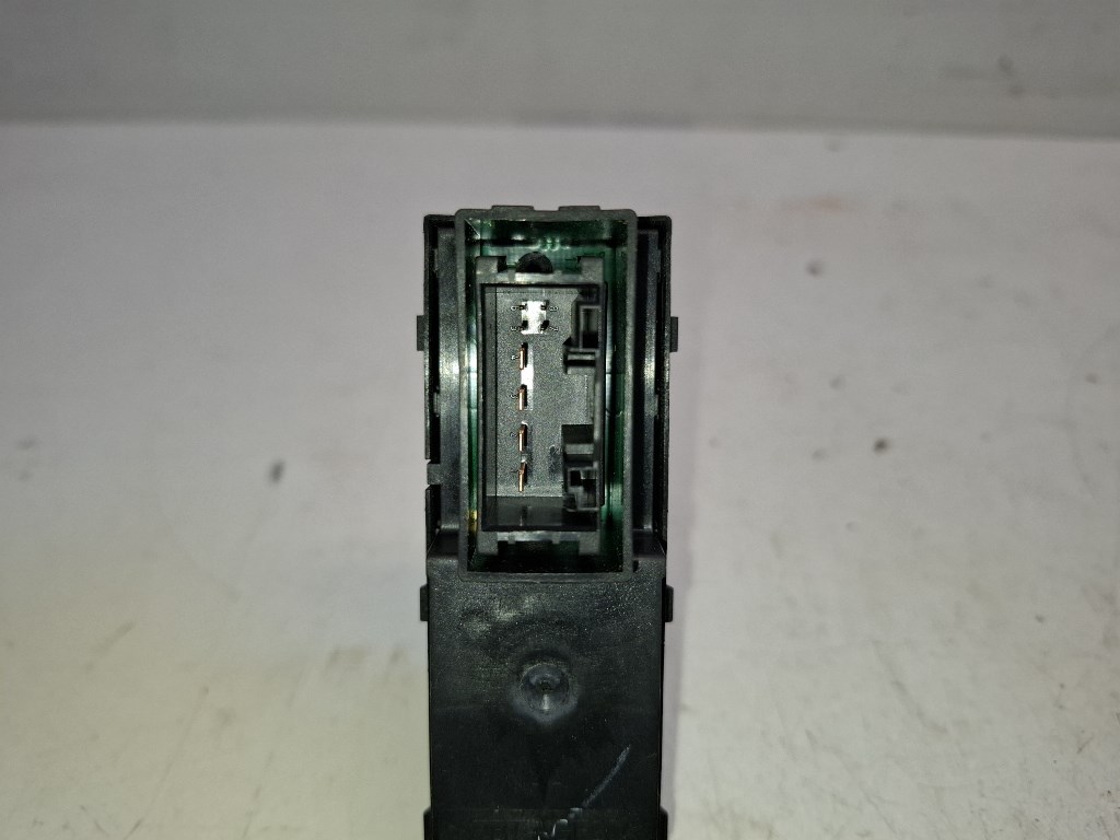 Fiat Tipo jobb hátsó ablakemelõ kapcsoló 3. kép