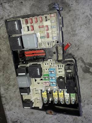 Ford Focus 2.5 Biztosítéktábla / Relé Tábla AM5T 14K733 KCB