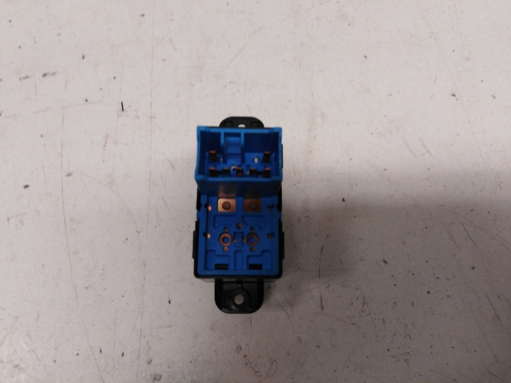 Kia Carens (UN) jobb hátsó ablakemelõ kapcsoló 935801D500 2. kép