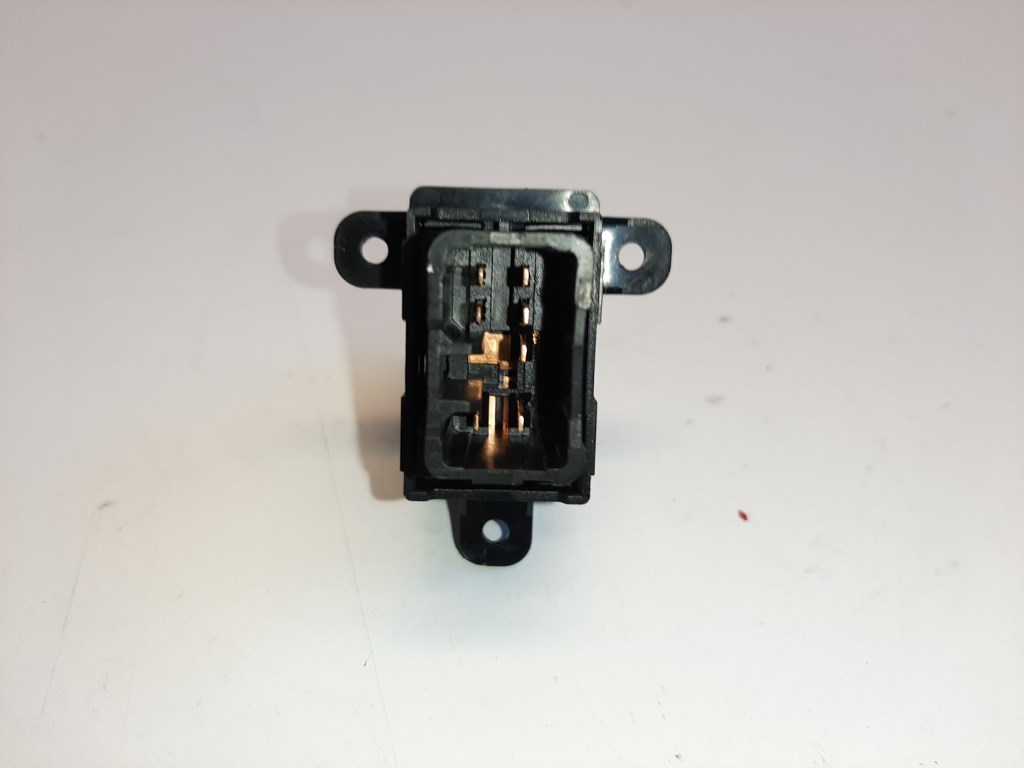 Kia Soul bal hátsó ablakemelõ kapcsoló 4865201110 2. kép