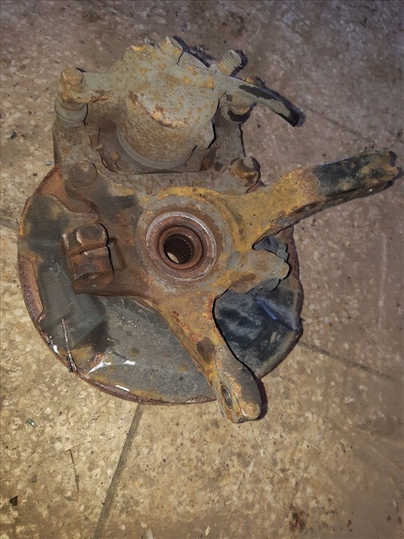 Suzuki Swift III 04-10 Jobb Elsõ Csonkállvány Kerékaggyal  Féknyereg 2. kép