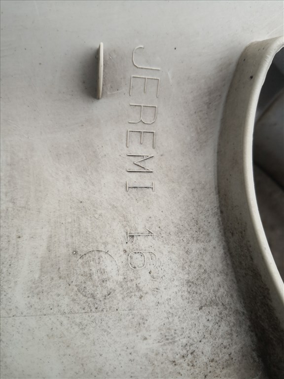 Renault 16-os gyári dísztárcsa 4. kép