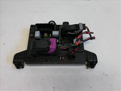 Opel Zafira Tourer bal hátsó biztosítéktábla csomagtér 13449202