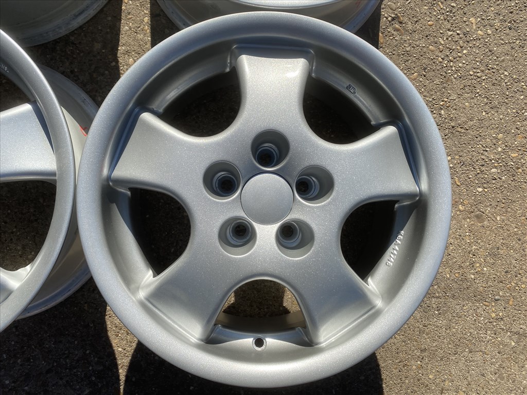 4db Viper 15" VW - Skoda - Toyota alufelni. (4129) 2. kép