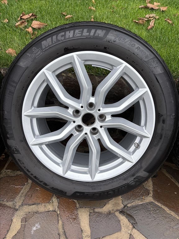 Eredeti BMW X 5-re való karc mentes felnik téli gumival eladók 4. kép