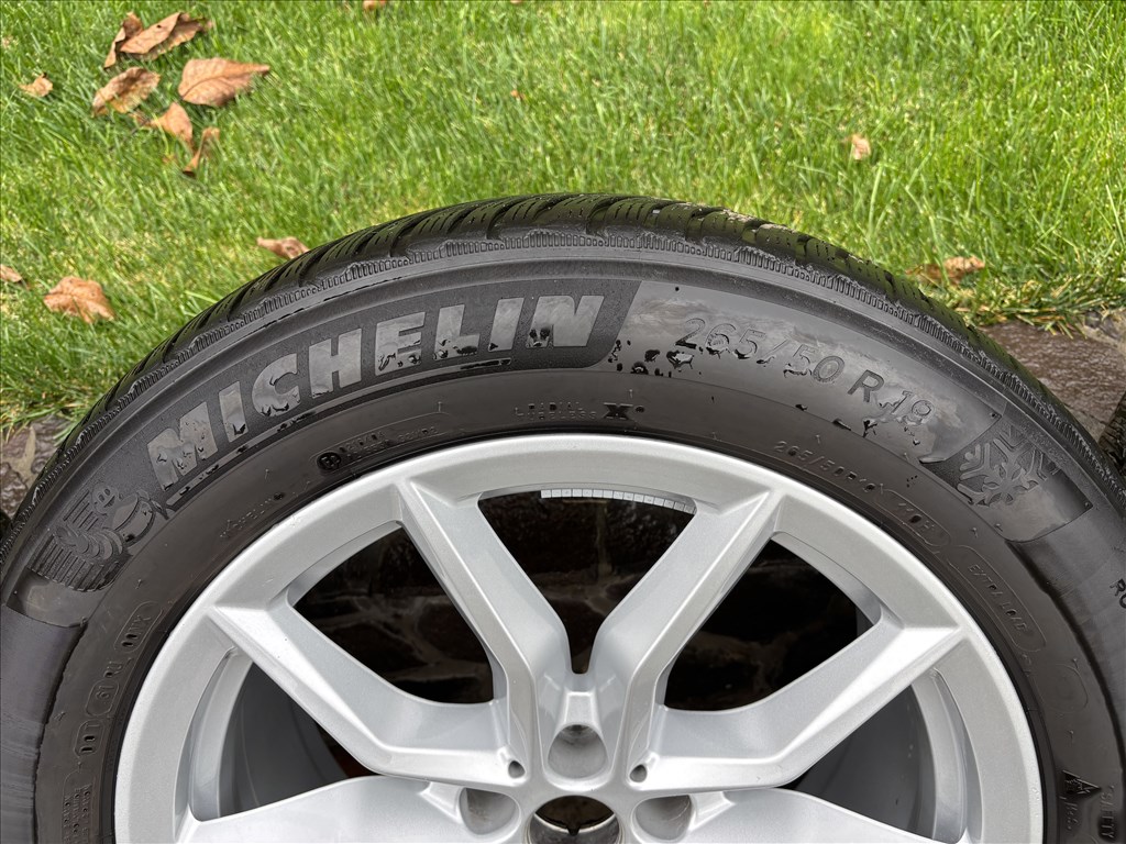  Eredeti BMW X 5-re való karc mentes felnik téli gumival eladók 7. kép