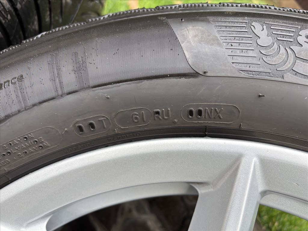  Eredeti BMW X 5-re való karc mentes felnik téli gumival eladók 8. kép