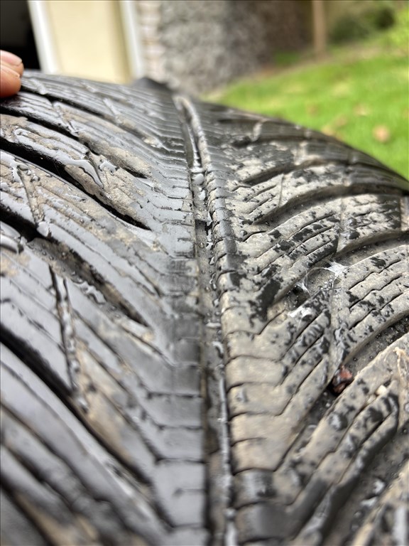  Eredeti BMW X 5-re való karc mentes felnik téli gumival eladók 11. kép