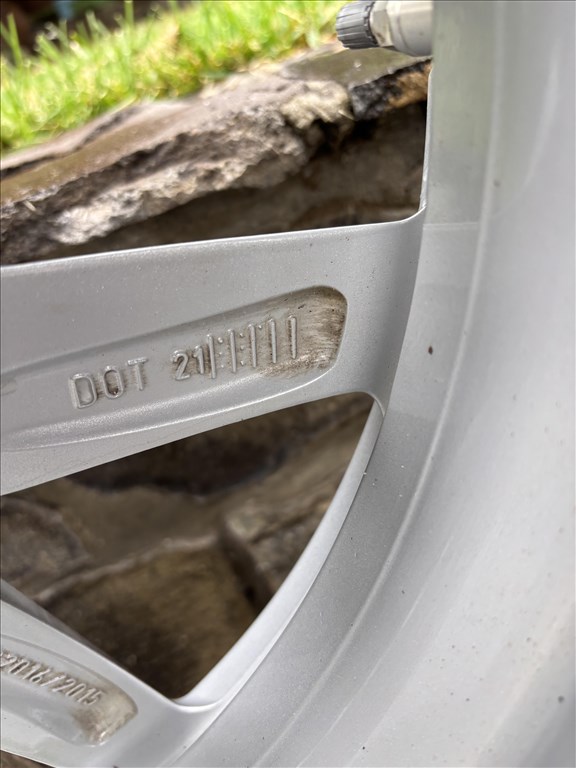  Eredeti BMW X 5-re való karc mentes felnik téli gumival eladók 12. kép