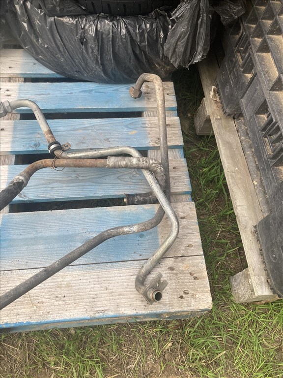 Renault Midlum 220 Dxi különböző szervócsövek, fékcsövek 2. kép