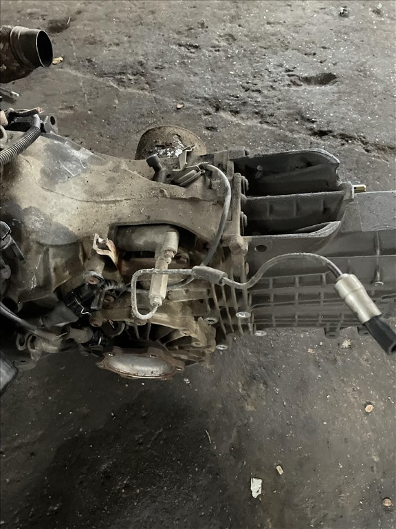 Audi A 4 B5 1.9 tdi váltó  1. kép