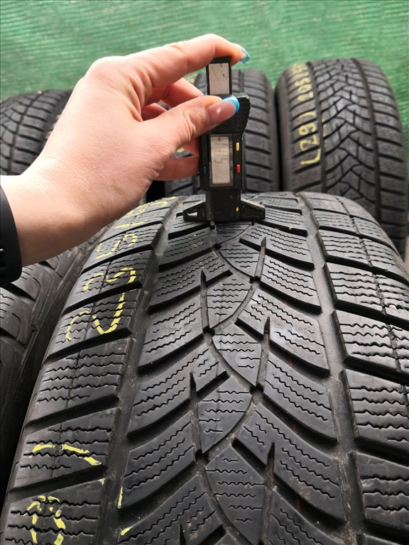 235/55 R18 Goodyear téli gumi 30000ft a 4db/30/ 1. kép