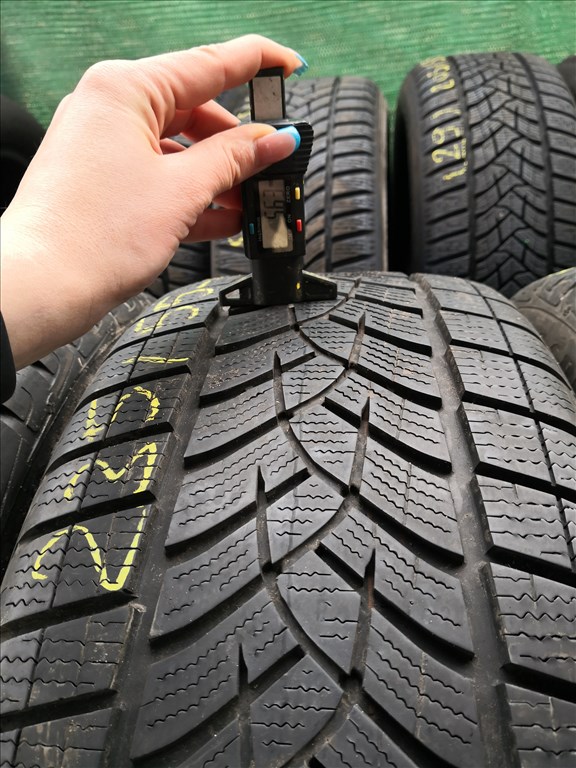 235/55 R18 Goodyear téli gumi 30000ft a 4db/30/ 2. kép