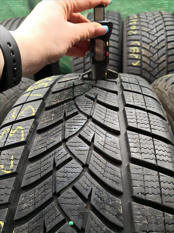 235/55 R18 Goodyear téli gumi 30000ft a 4db/30/ 3. kép