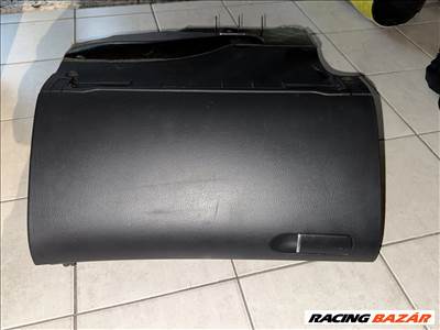 Audi A4 (B6/B7) 2.0 TDI kesztyűtartó 