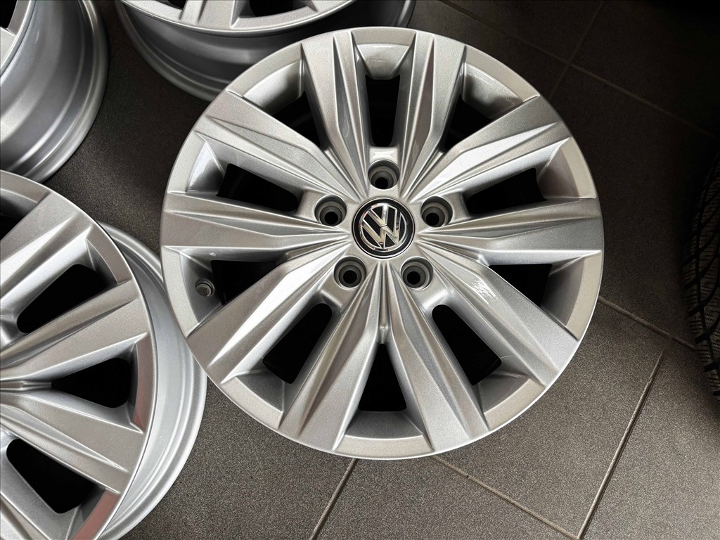 VW Crafter 17" 5x120 gyári alufelni eladó 17 coll 3. kép