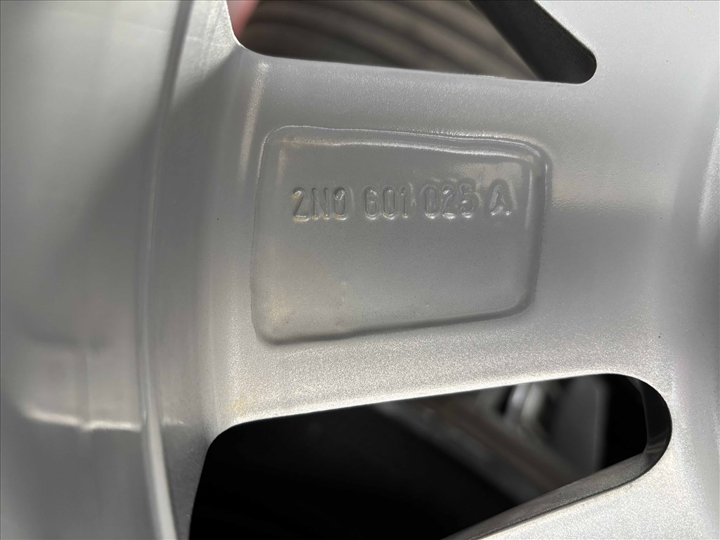 VW Crafter 17" 5x120 gyári alufelni eladó 17 coll 8. kép