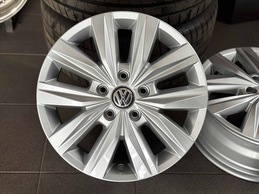 VW Crafter 17" 5x120 gyári alufelni eladó 17 coll 1. kép