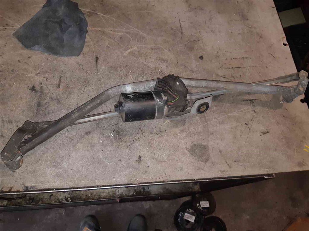 Volkswagen Transporter T4 91-03 Elsõ Ablaktörlõ Motor ቛõ Ablaktörlõ Mechanika 0 390 241 163 1. kép