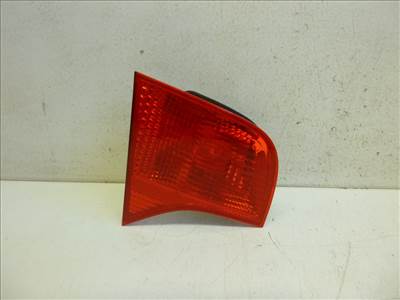 Audi A4 4 ajtós (8E B7) bal hátsó belső lámpa 8E5945093