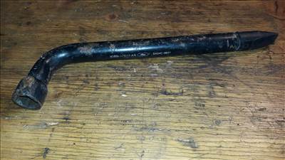 Ford Transit Connect Csőkulcs Kerékhez