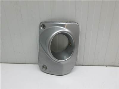 Mitsubishi L 200 jobb első ködlámpa rács