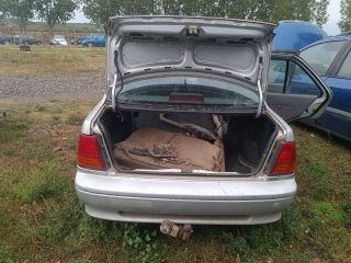 SUZUKI SWIFT II lépcsőshátú (AH, AJ) Hátsó Lámpa Középső 4. kép