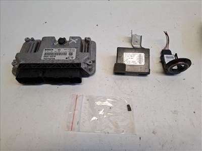Toyota Auris (E150) motorvezérlő 8966102E90 0261201209