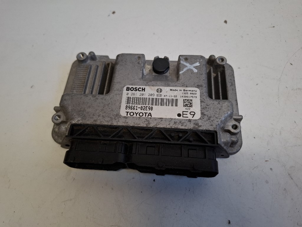 Toyota Auris (E150) motorvezérlõ 8966102E90 0261201209 2. kép