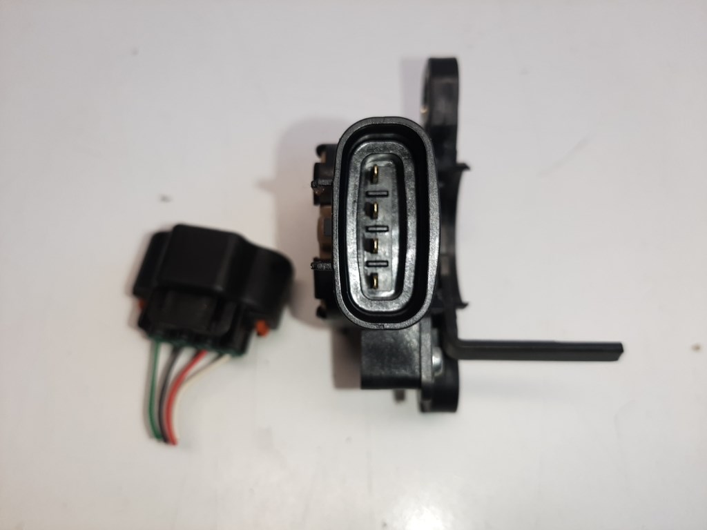 Toyota prius (XW20) féklámpa kapcsoló 8951047020 3. kép