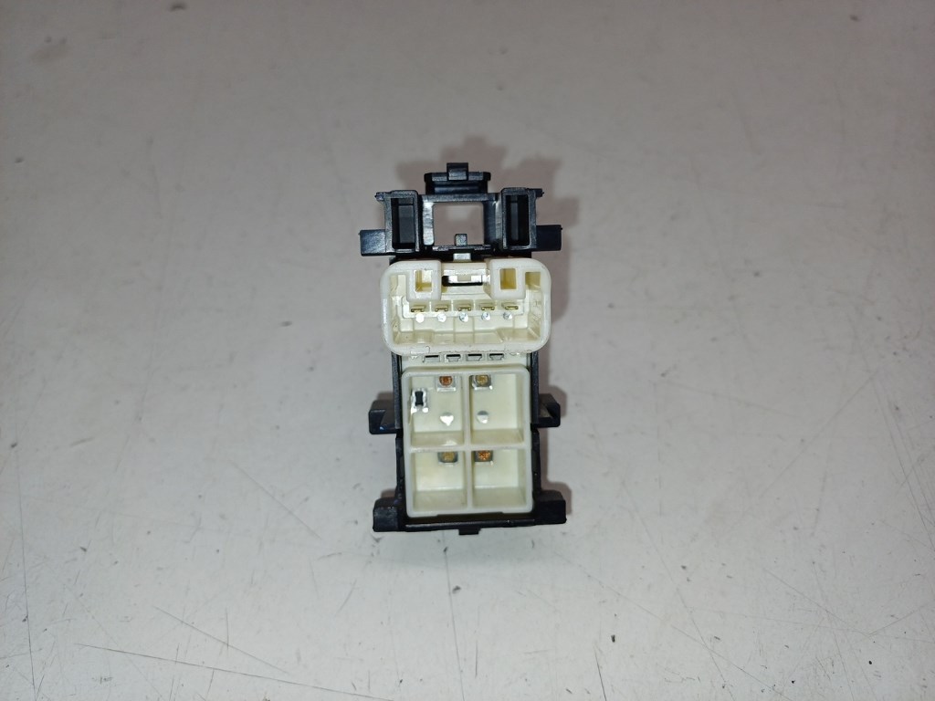 Toyota Yaris (XP90) jobb elsõ ablakemelõ kapcsoló 2. kép