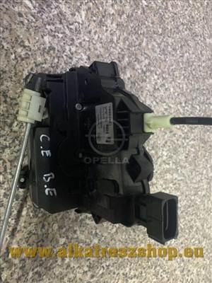 Opel Corsa E bal első ajtózár-- zárszerkezet - betét 13431841 NH