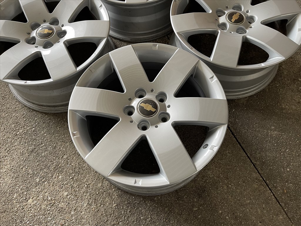 17-es, 5x115 újszerű gyári Chevrolet alufelni 4. kép