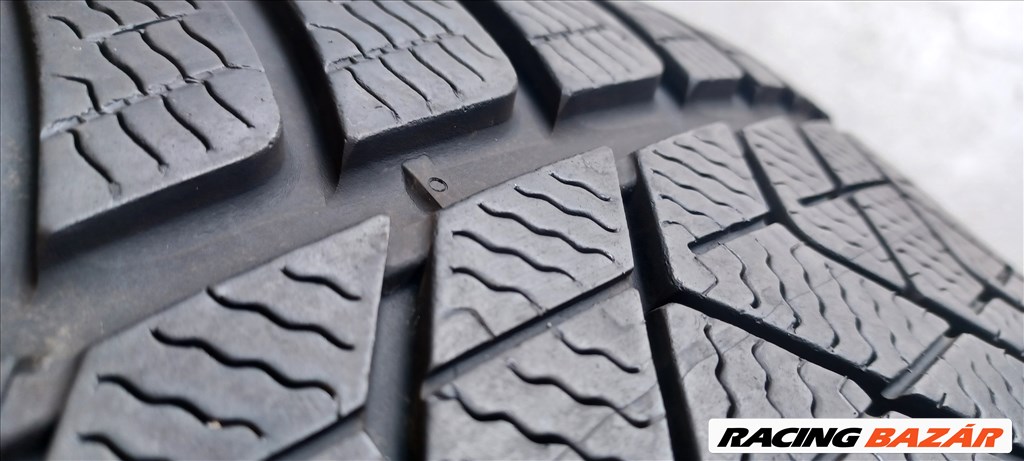  Pirelli Sottozero3 Winter MO 245/45 R18 téli gumik 2db 2. kép